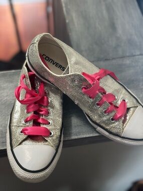 Glitter Low-Top Kids Sneakers with Bright Pink Laces